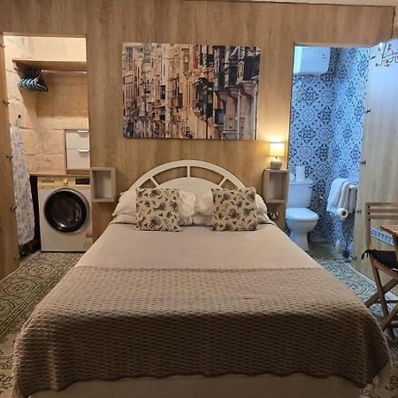 Servants' Quarters Studio Apartment Βαλέτα Εξωτερικό φωτογραφία